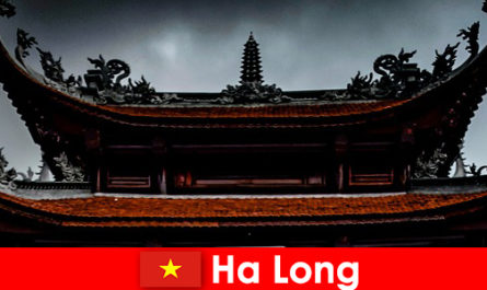 하롱은 낯선 이들의 문화도시라고 부른다.