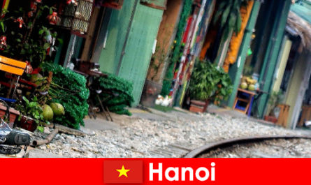 하노이는 좁은 거리와 트램을 갖춘 베트남의 매혹적인 수도입니다.