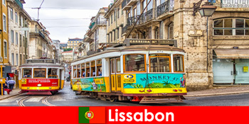 리스본 포르투갈의 역사적인 거리 문화 여행자에 대 한 향수의 터치