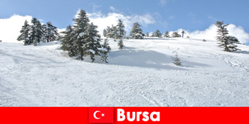가장 큰 스키 리조트 부르사 터키에서 가족을위한 겨울 여행