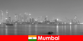 뭄바이 인도의 대도시 감각은 다양한 외국인 관광객을위한 경이로움을