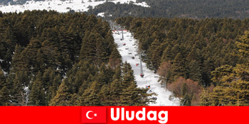 울루다그 터키로 스키어를 위한 인기 있는 휴가 여행이 지금입니다.