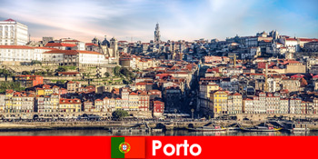 기차로 여행객을위한 포르토 포르투갈봄 여행