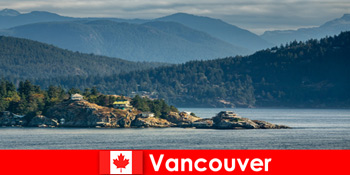 밴쿠버 캐나다 관광객을위한 자연 경험을 가진 대도시