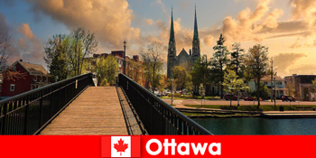 오타와 캐나다에 일찍 머물 수있는 저렴한 장소를 예약하십시오.