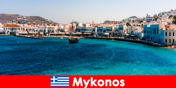 미코노스 그리스의 아름다운 해변이있는 인기있는 목적지