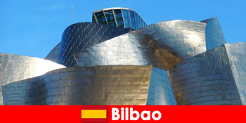 내부자 팁 빌바오 스페인은 젊은 여행자를위한 현대적인 도시 문화를 제공합니다.