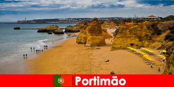 포르티마오 포르투갈의 파티 휴가객을 위한 수많은 클럽과 바