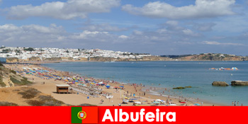 자연 바다와 알부페이라 포르투갈의 좋은 음식 경험 휴가객