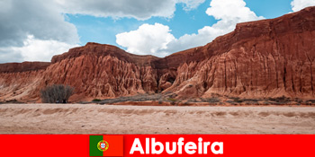 Albufeira 포르투갈의 가족과 많은 활동으로 휴가를 결합하십시오.